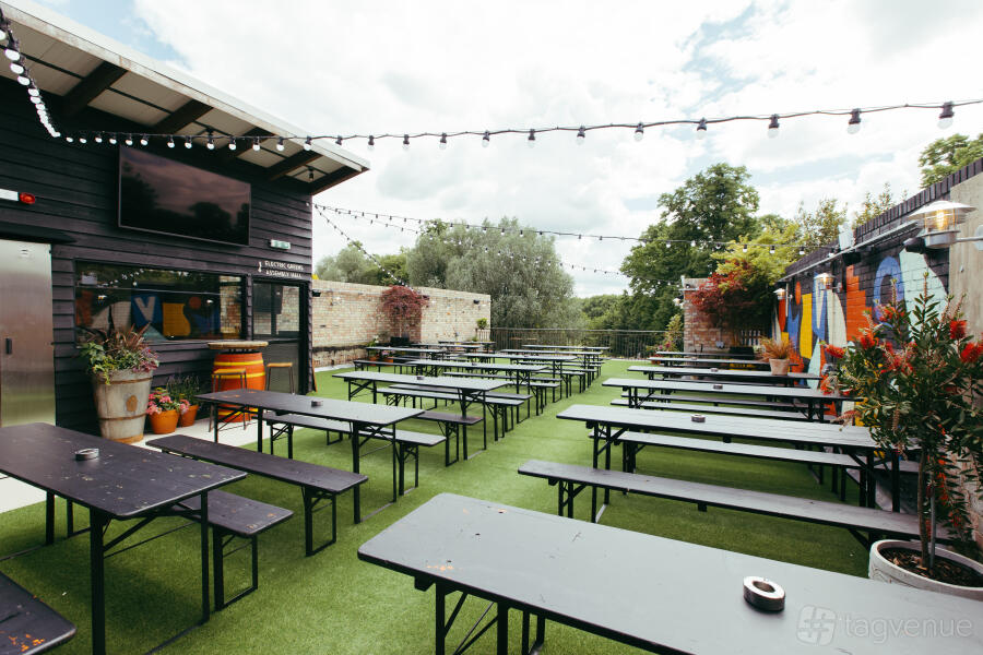Rooftop Terrace & Banyard Room (Whole Top Floor) at The Tivoli in Cambridge
